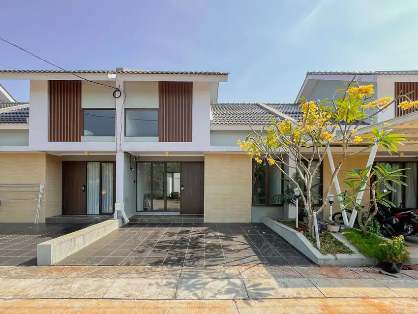 Rumah Cantik 2 Lt Hadap Selatan 15 Mnt ke Cibinong Square J-24597