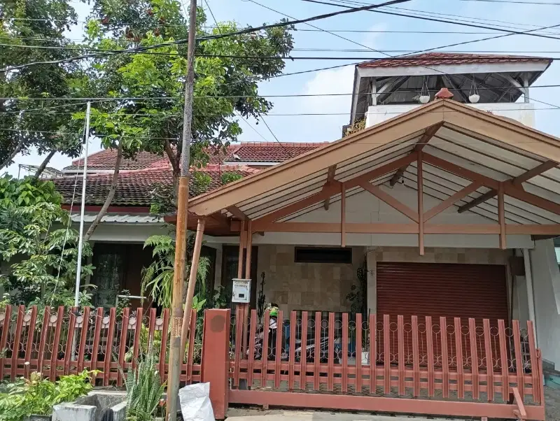 Dijual Cepat Rumah Terawat  2 Lantai Dekat Terminal Antapani Bandung