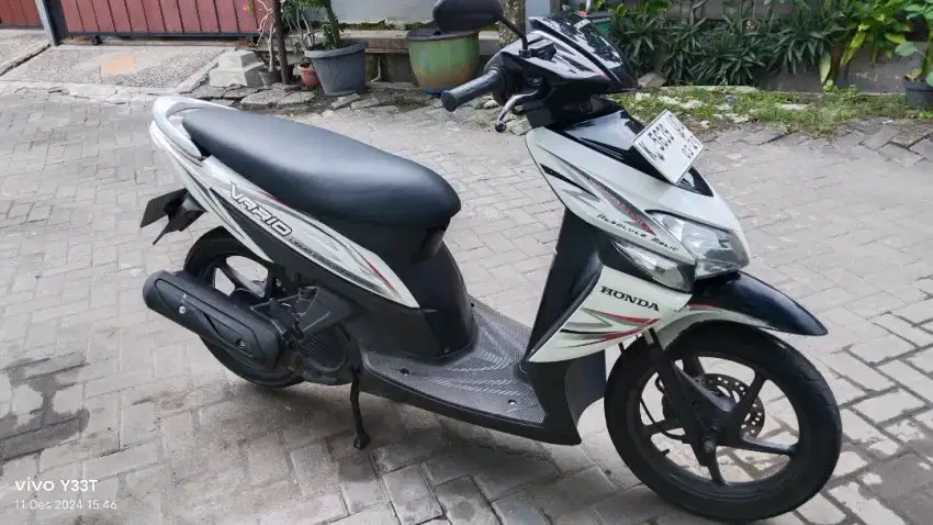 Vario techno 2014 putih