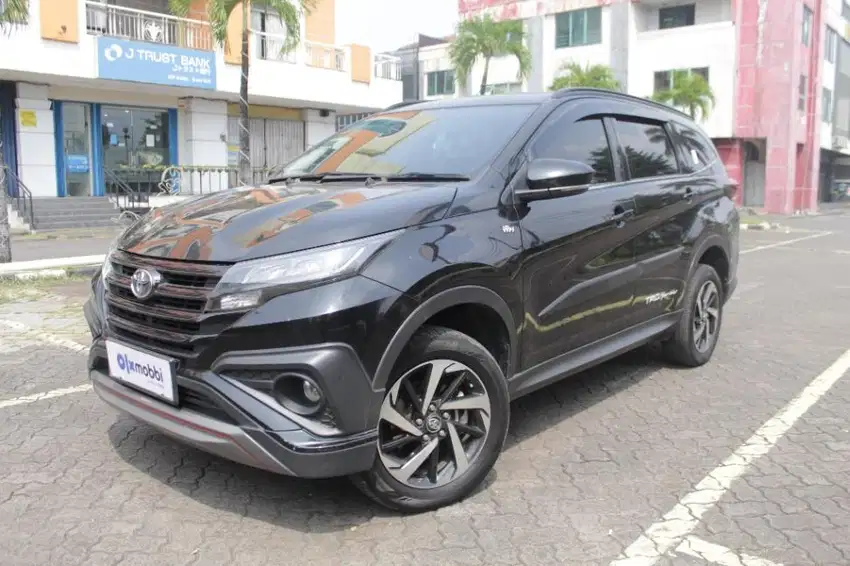 Pajak Panjang - Toyota Rush 1.5 TRD Sportivo Bensin-MT 2018 (ZKJ)