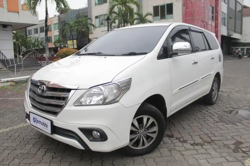 Pajak Panjang - Toyota Kijang Innova 2.0 G Bensin-MT 2015 Putih (FVH)