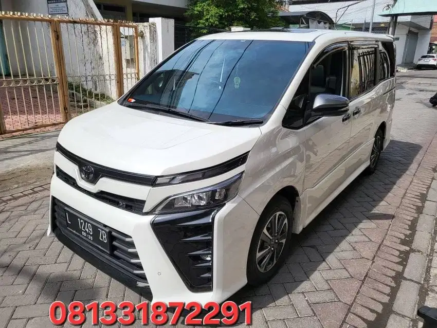 TOYOTA VOXY 2.0 MATIC 2018 PUTIH LOW KM ASLI SURABAYA