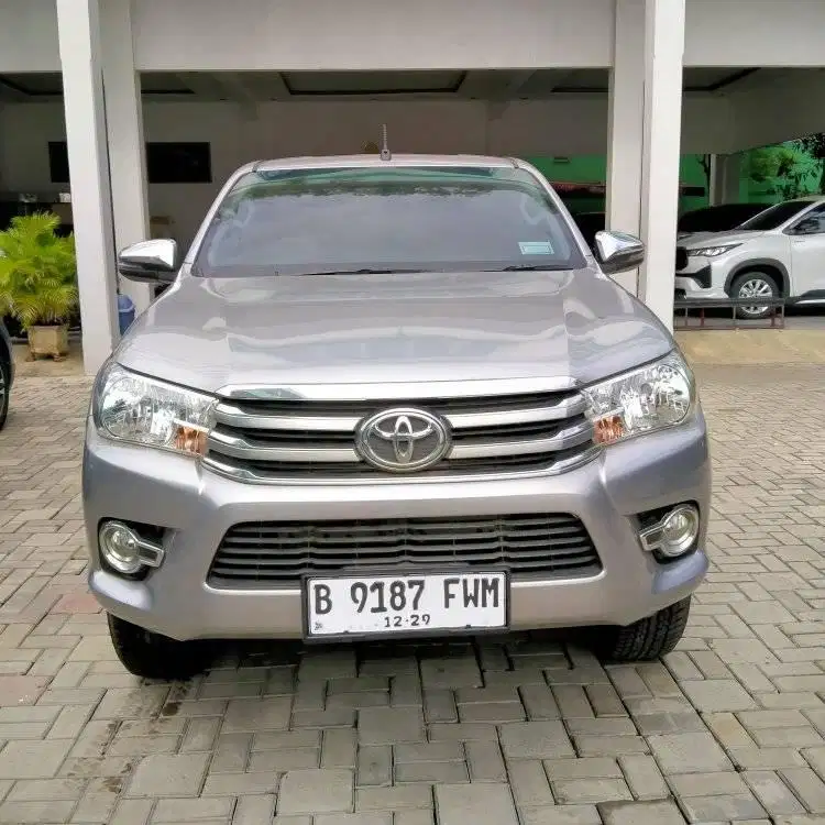 TOYOTA HILUX DC 2.4 4X4 MT 2019