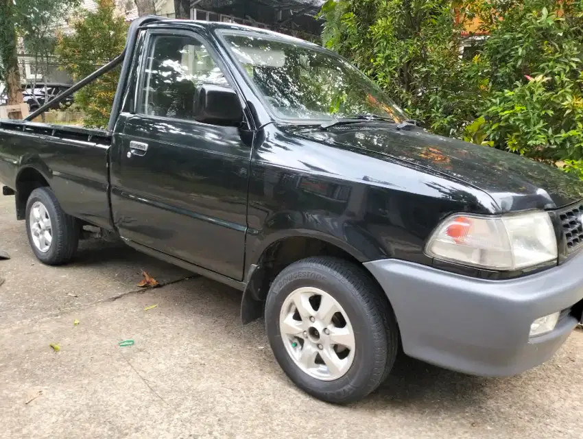 Kijang kapsul pickup