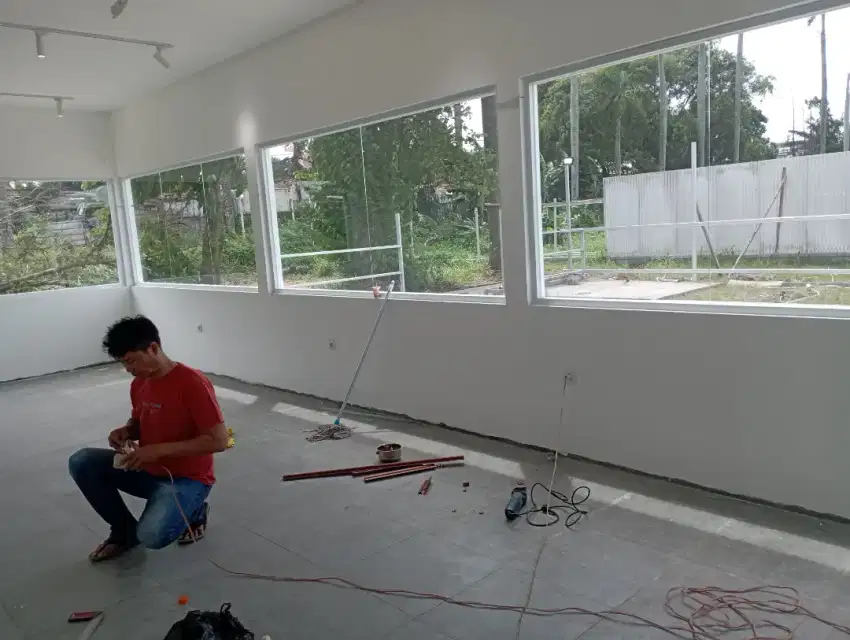 Kusen aluminium dan kaca