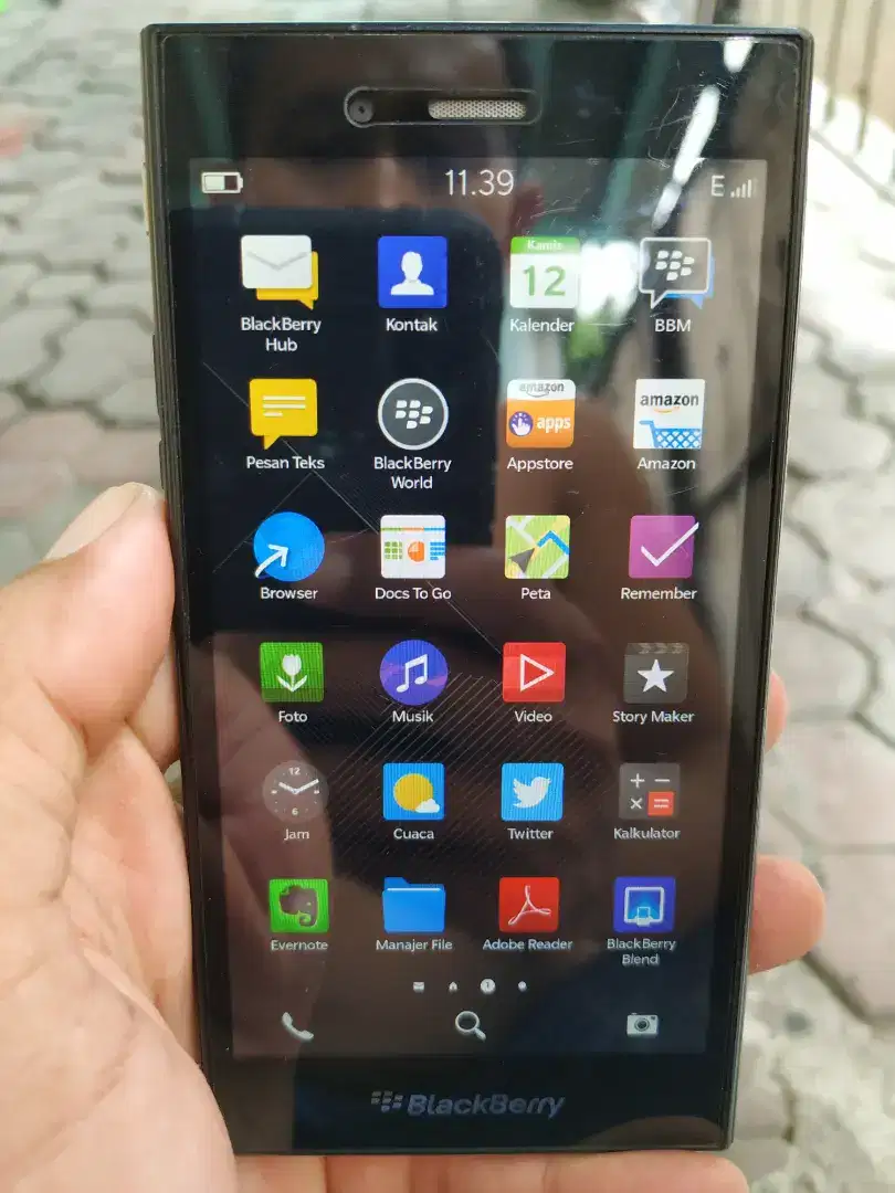 Blackberry Z3 normal