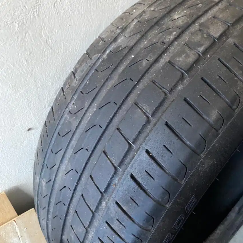 Ban mobil R20 255/45 Pirelli verde