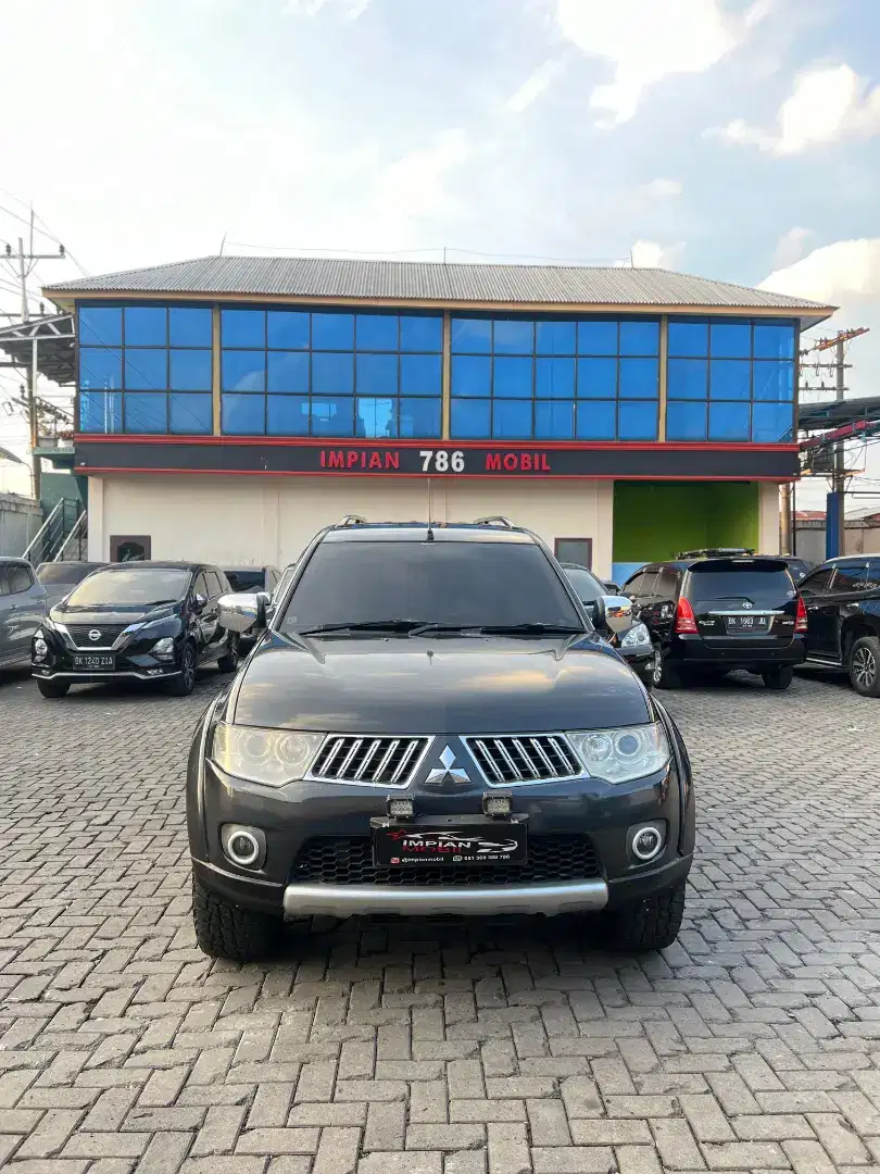 Mitsubishi Pajero Sport Exceed A/T Abu 2011  triton mazda xtrail swift