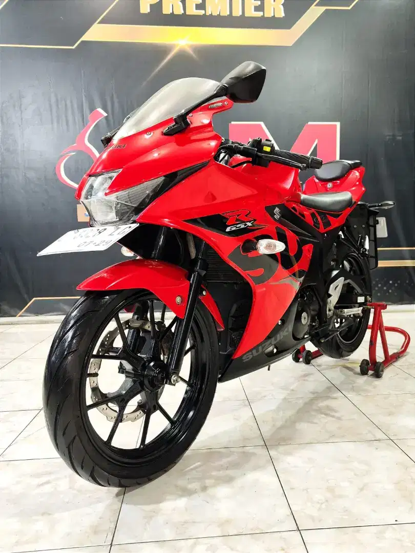 Suzuki GSX R 150 KEYLES TH 2019 LIKE NEW MERAH GLOSSY