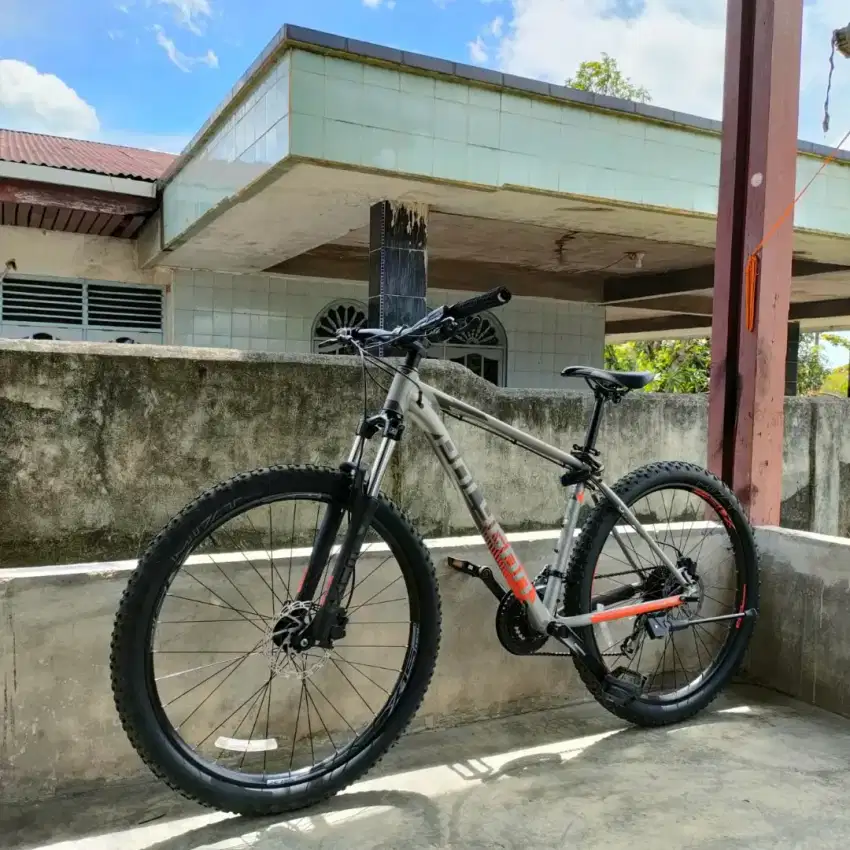 Dijual Sepeda MTB Polygon Premier 4 Kondisi Like New