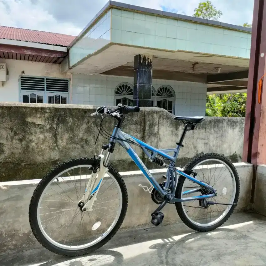 Dijual Sepeda MTB Polygon Broadway 2.0 kondisi No minus