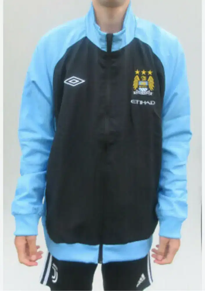Jaket bola biru