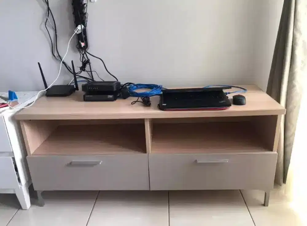 Rak TV minimalis 2 Susun -informa