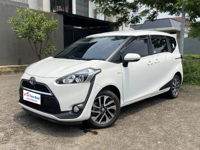 DP 0 rupiah Toyota Sienta 1.5 V AT 2018 Putih Bunga 0%