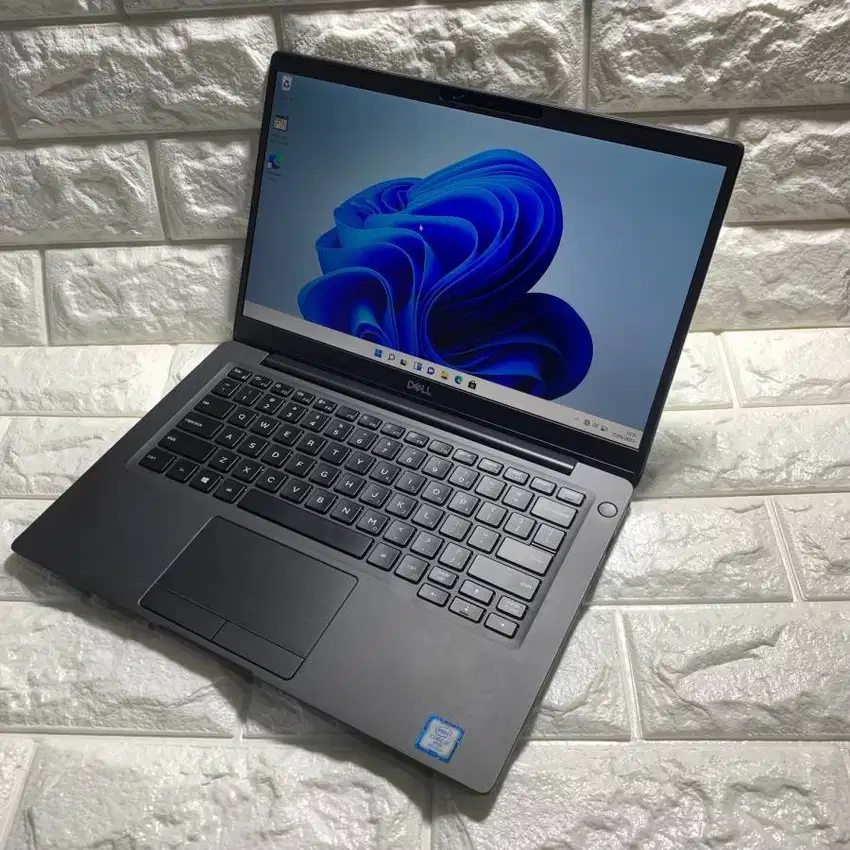 Laptop DELL LATITUDE 7300 Core i5 Gen 8 RAM 8/256GB Murah!! M-RTV