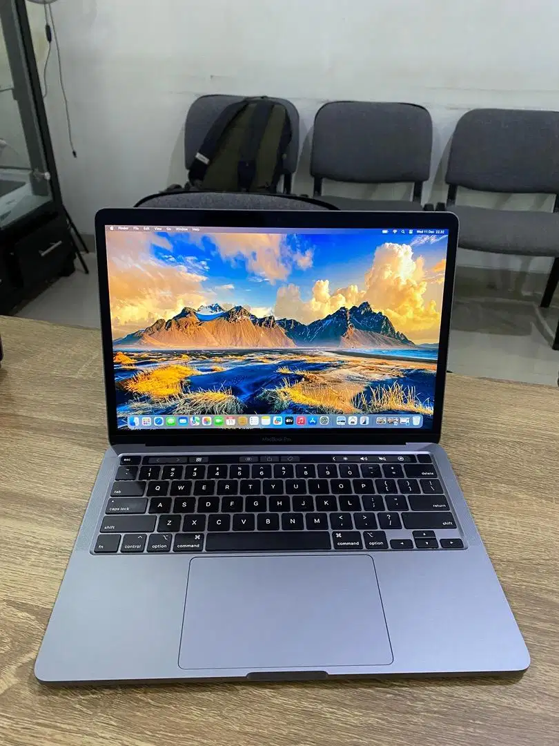 Macbook Pro 2020 i5/16/512