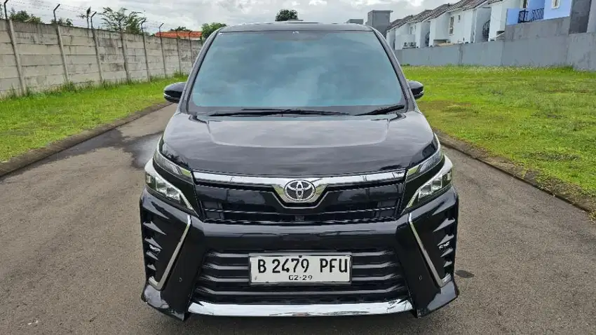 Dijual Toyota Voxy 2.0 AT 2018 Hitam KM72Ribuan Tanpa DP TGN PERTAMA