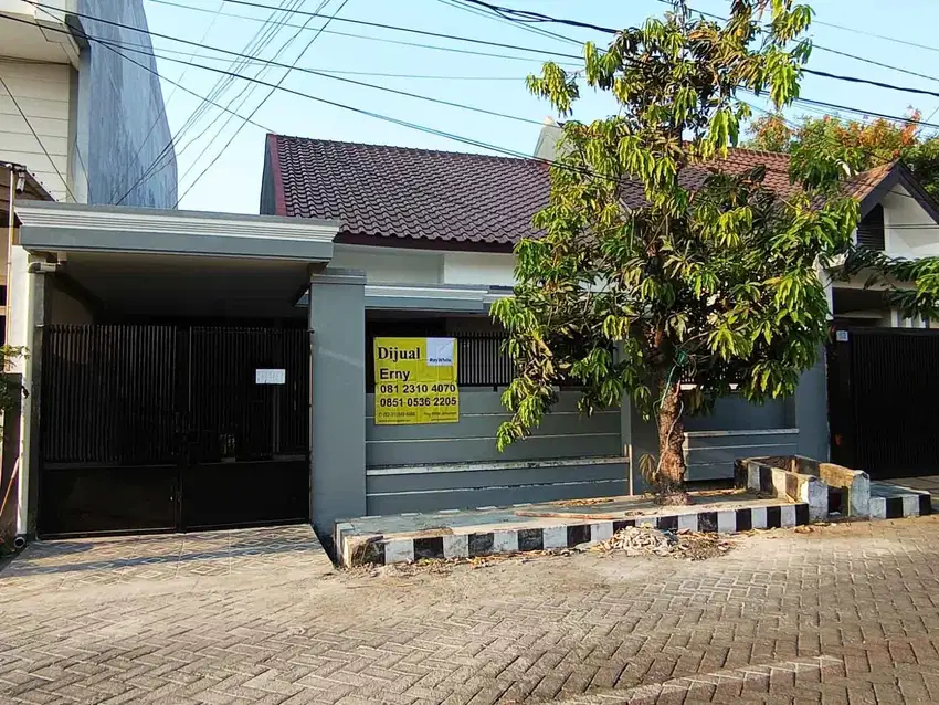 Rumah di Kutisari Indah Utara