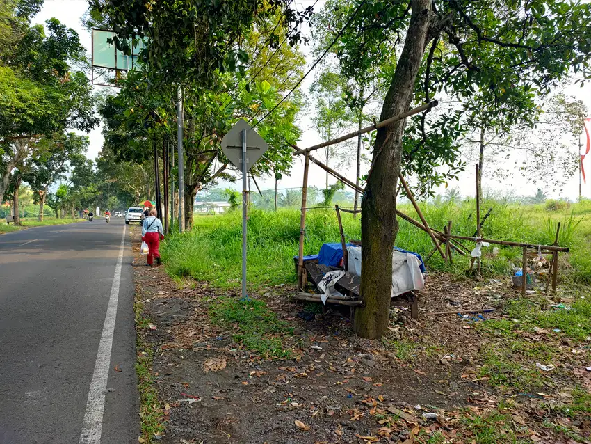 Lahan Tanah Luas Lokasi Strategis Untuk Pergudangan Bisnis