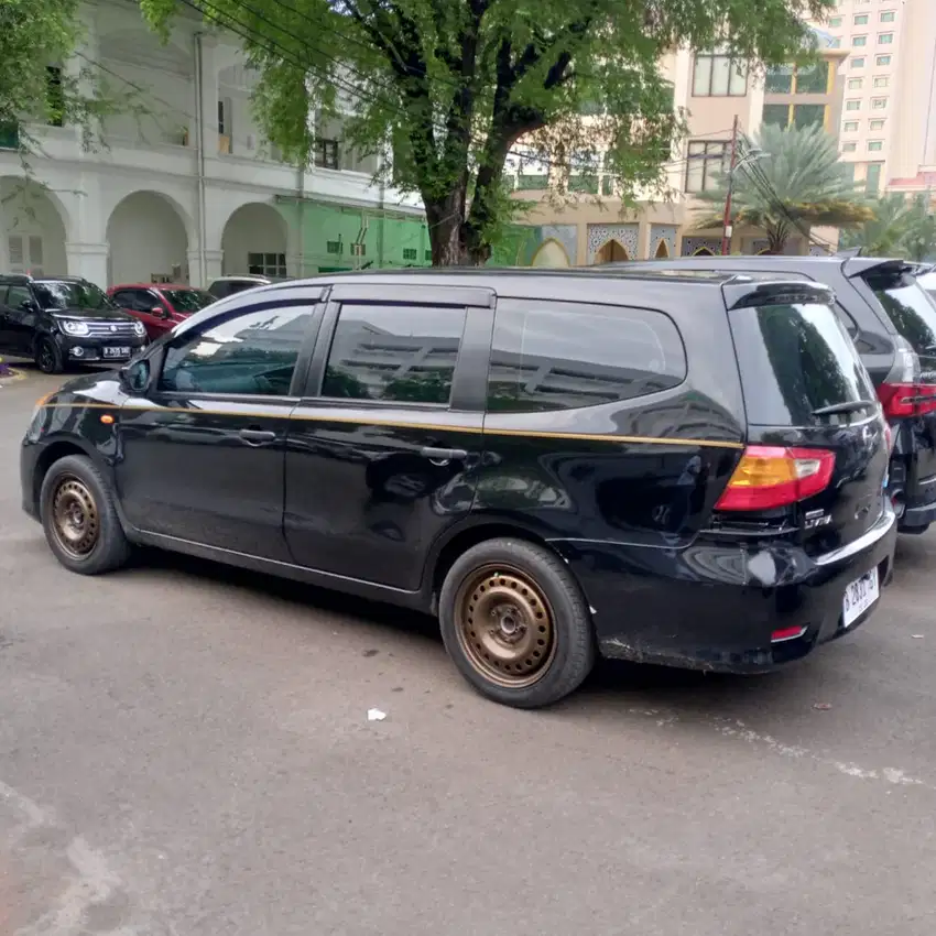 Nissan Grand livina 2013 Bensin