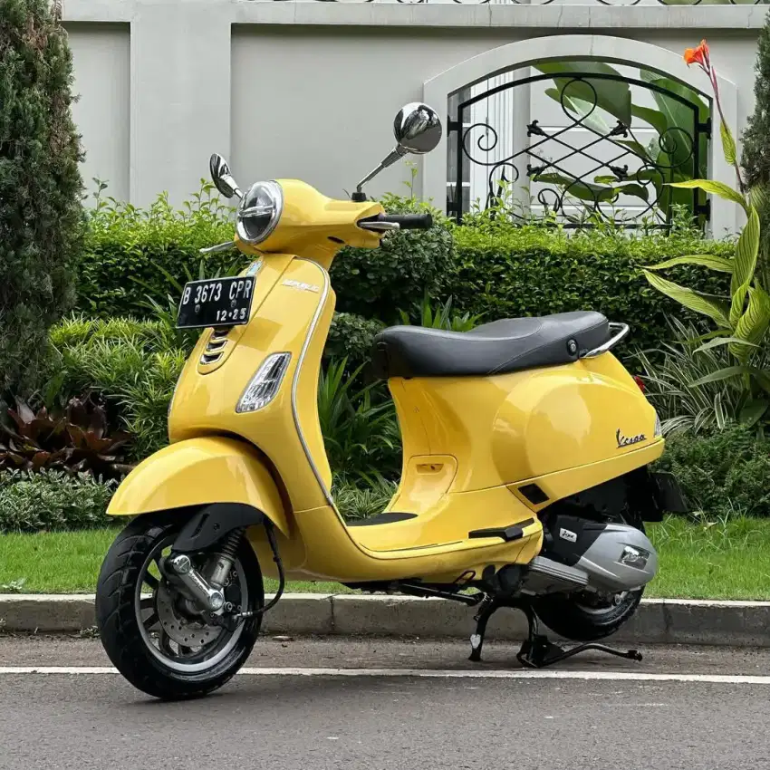 Vespa LX IGET 125 LED TH 2020 warna Kuning