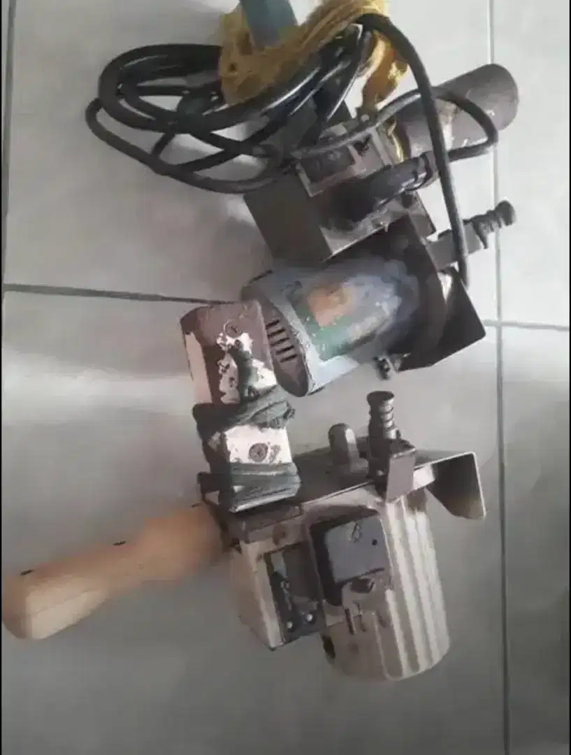 Mesin Potong Kain / Mesin lempar bahan
