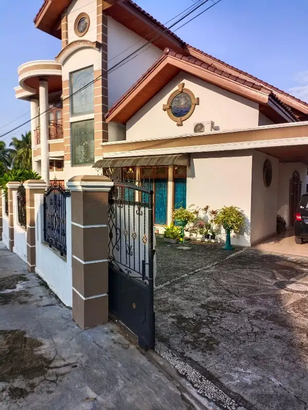 jual rumah mewah strategis