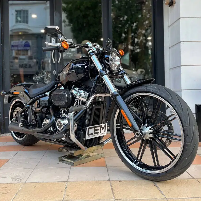 Harley Davidson Softail Breakout M8 114cui