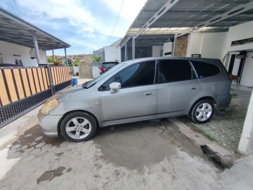 Honda stream 2005 matic 1.7