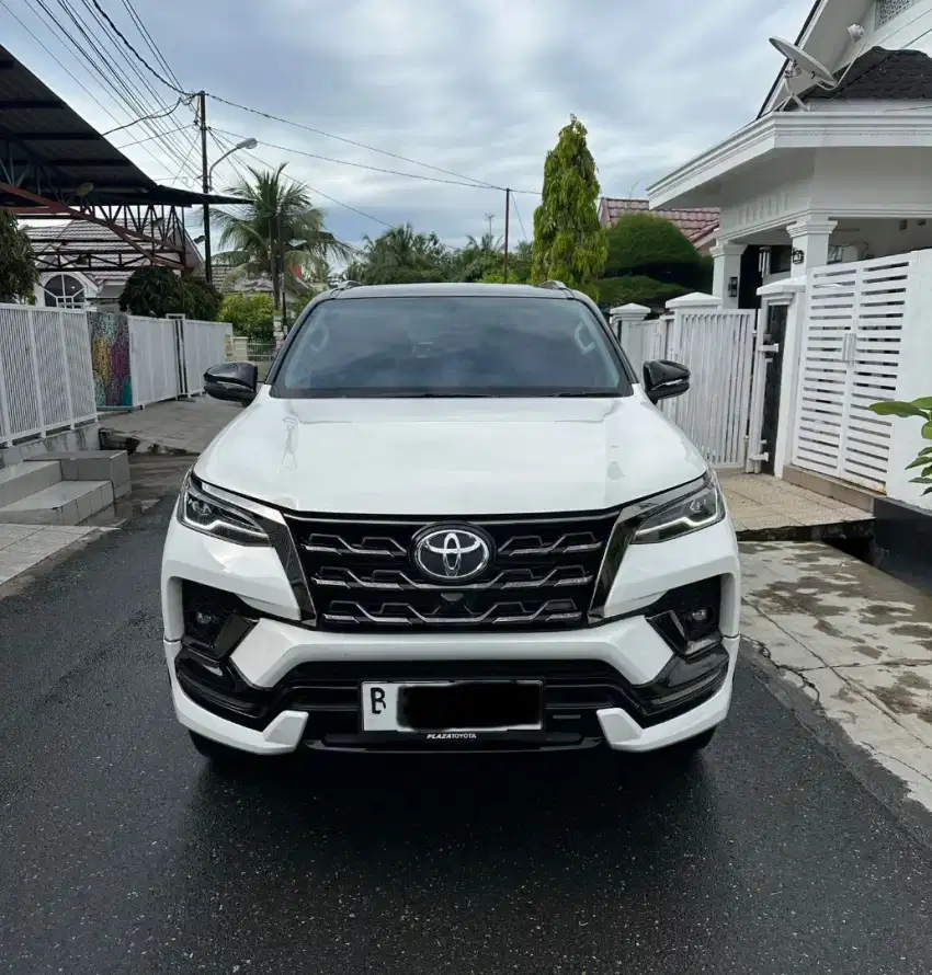 FORTUNER 2.8 GR SPORT ISTIMEWA