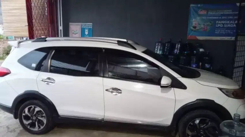 mobil pribadi atas nama sendiri