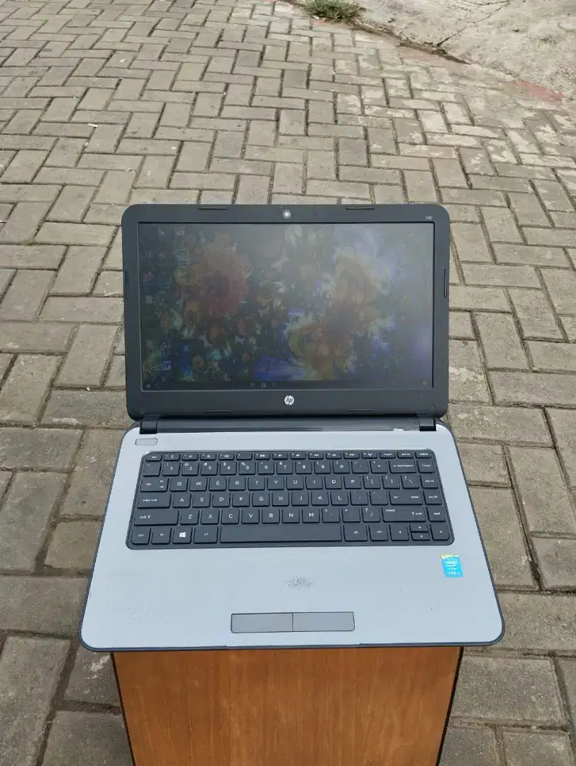 Laptop HP 14 Silver -CORE I3 three GEN5 SSD 128GB + HDD 500GB-MULUS