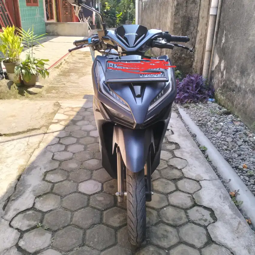 Jual Vario 125 CBS ISS