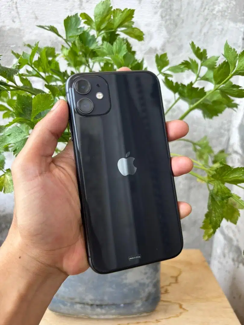 IPHONE 11 64 GB HITAM EX.IBOX