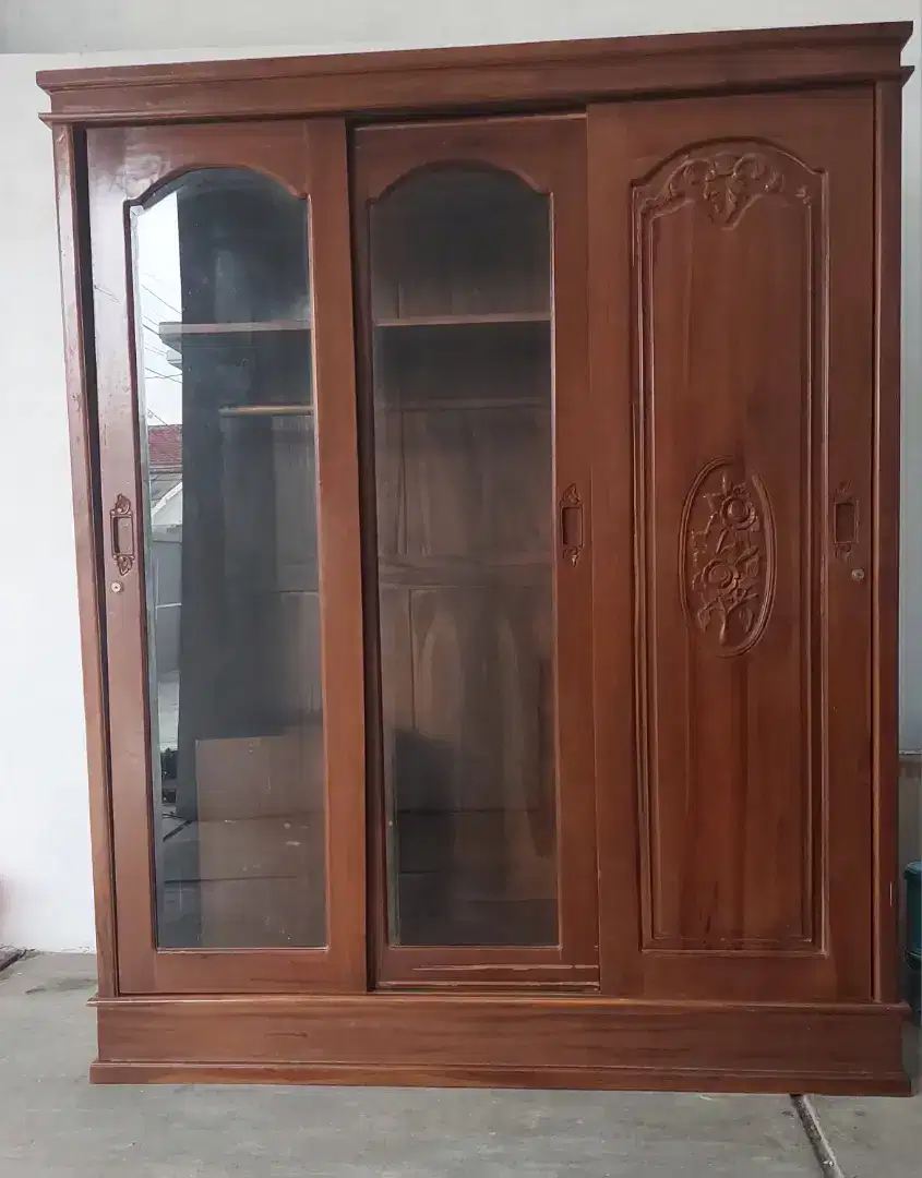 Lemari Jati 3 pintu