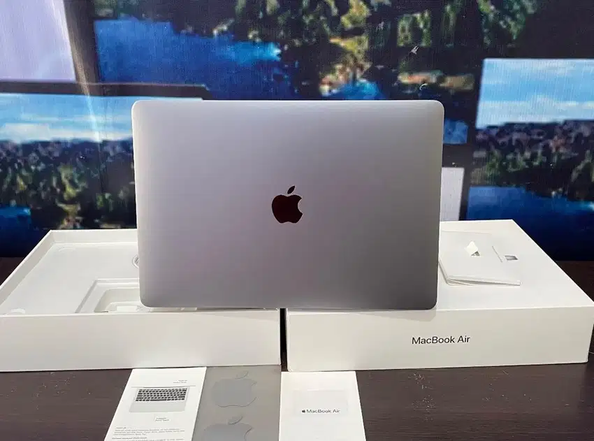 macbook air M1 2020 pembelin tgl 22-4-2025 garansi ibox panjang