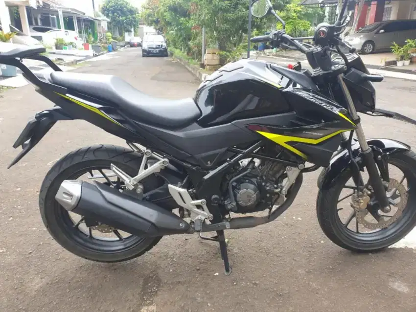 CB 150R MULUS 8,400 KM