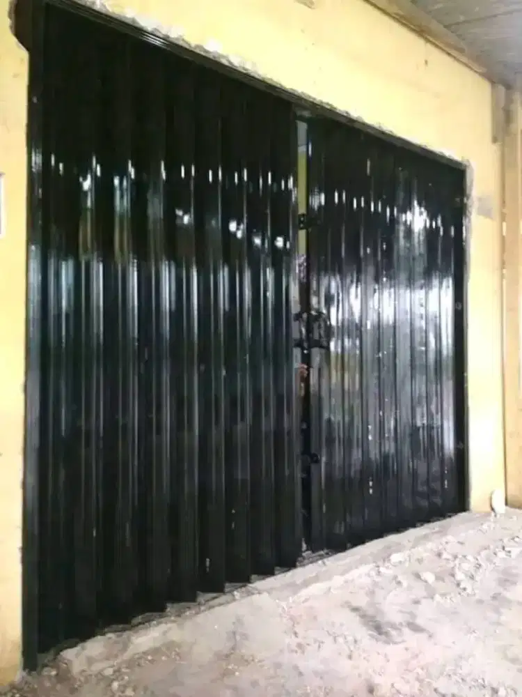 Rolling door dan folding gate