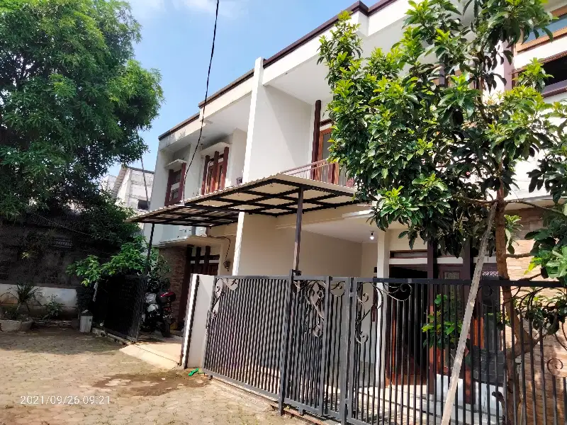 For Rent !n!! Rumah 2 Lantai dkt Tol simatupang