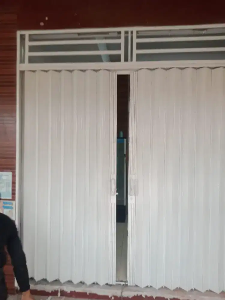 Rolling door dan folding gate