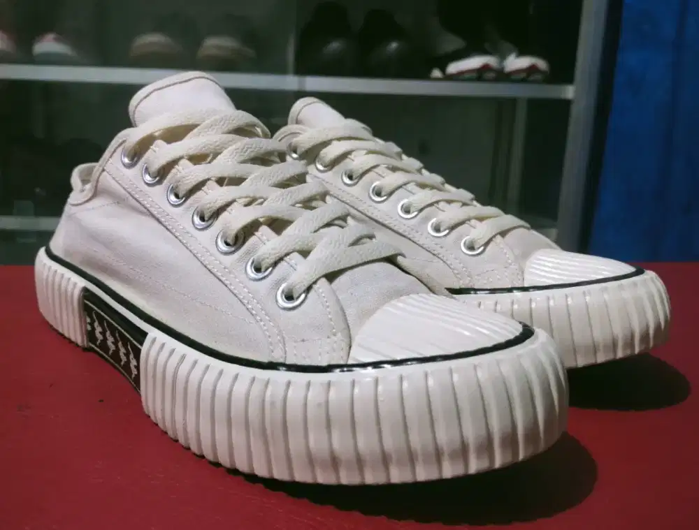 SEPATU SECOND KAPPA