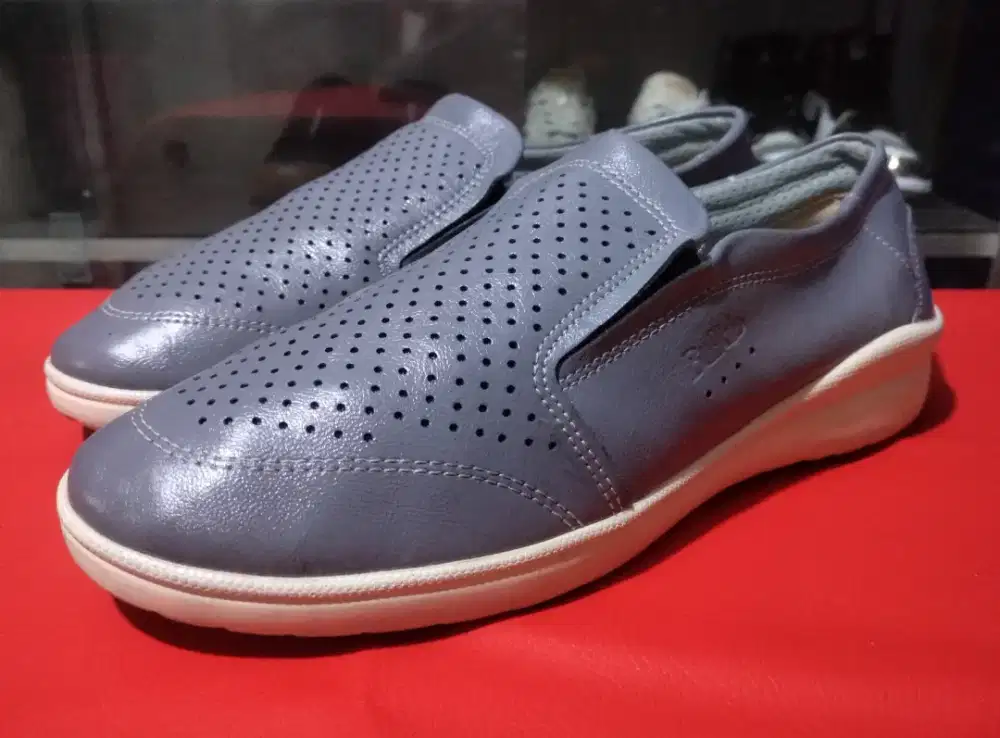 SEPATU SECOND BUFFALO