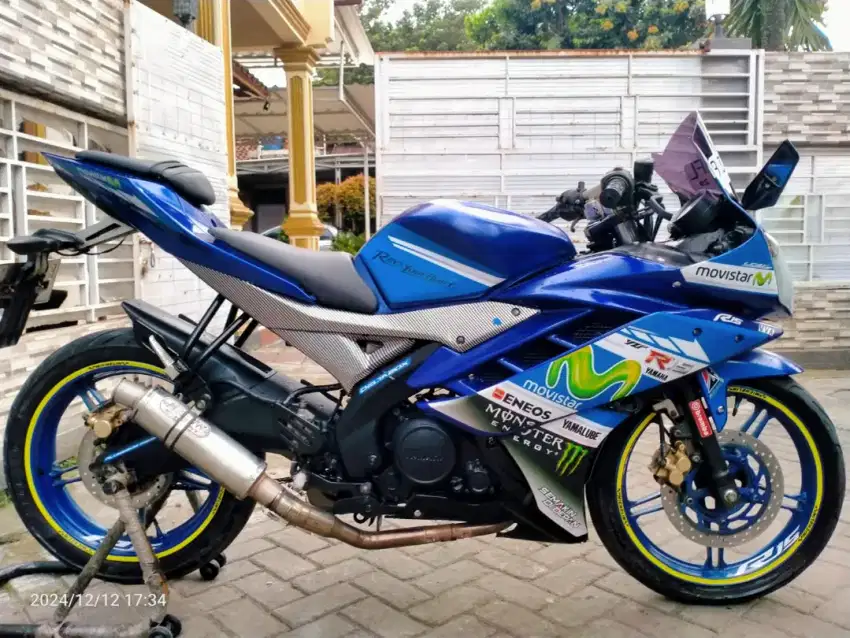 Yamaha R15 lengkap motor sehat walafiat keterangan detail dibawah