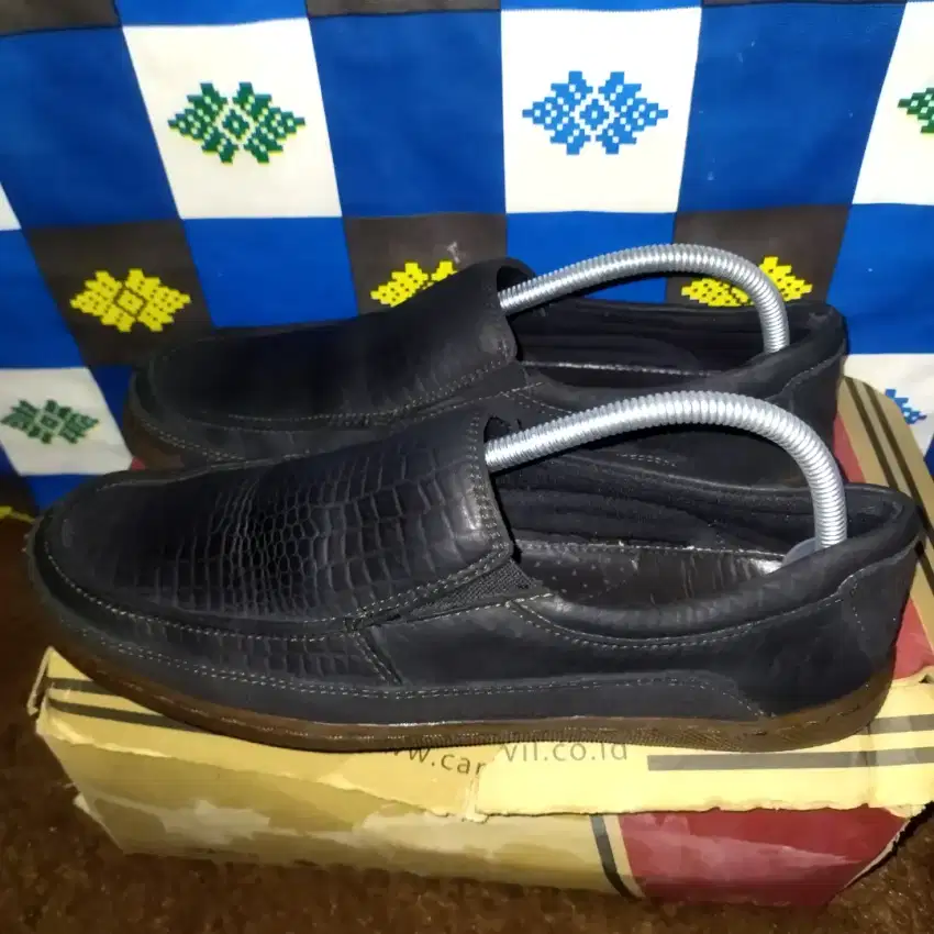 Sepatu pantofel kulit carvil