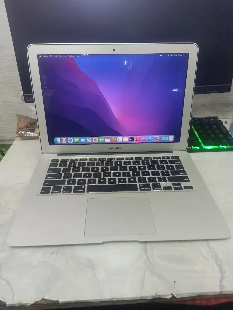 Macbook Air 13inch 2017 Core i5 Ram 8GB SSD 256GB Fullset