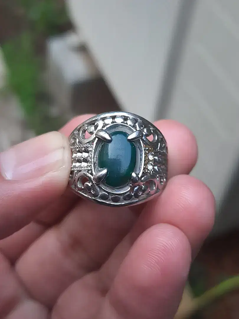 Batu bacan dim kantoran