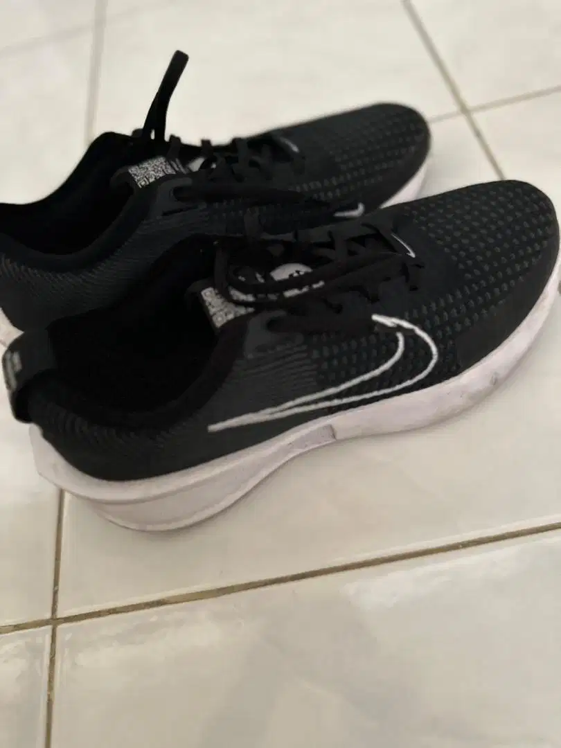 Sepatu nike interact run / sepatu lari / running