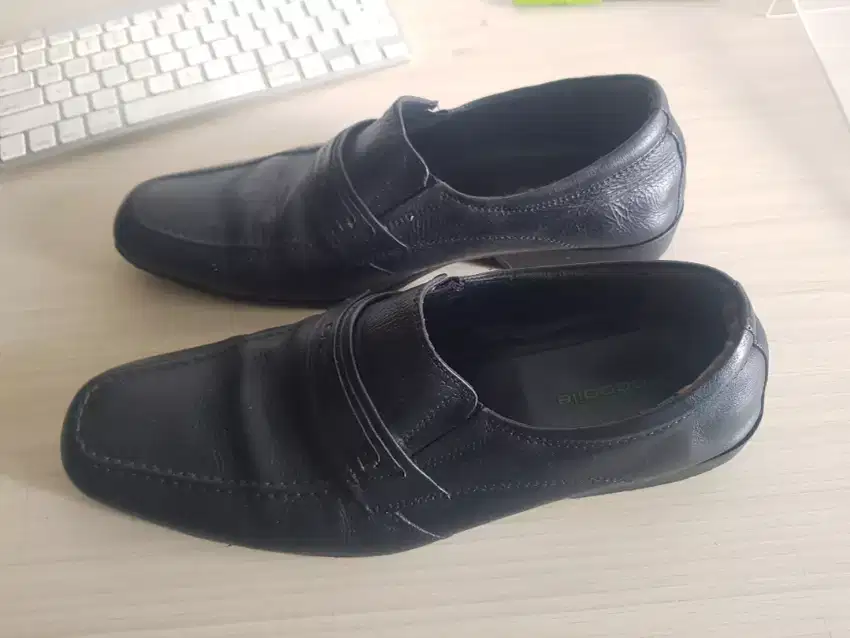 Dijual aja sepatu Crocodile No 41 Asli Kulit