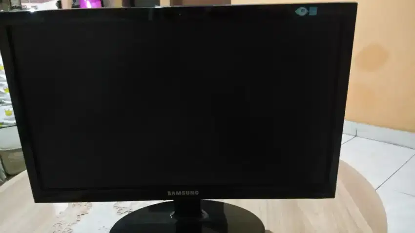 Dijual monitor samsung mulus, 19 dan 16