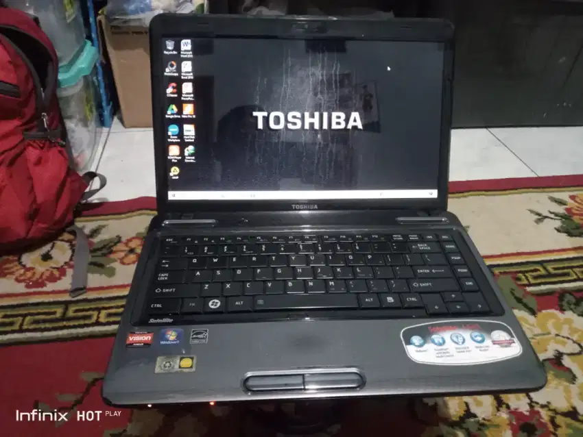 Laptop Toshiba L745 Core i3 Murmer no minus